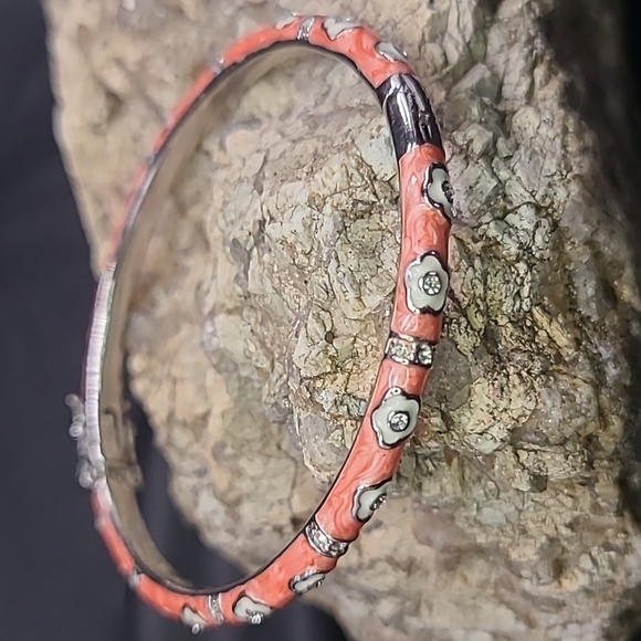 Lauren G Adams Jewelry - LAUREN G ADAMS Daisy Love Stackable Coral Enamel Crystal/Rhinestone Bracelet